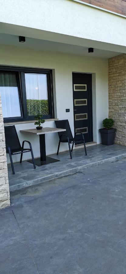Casa Grzina Ξενοδοχείο Ρόβινι Εξωτερικό φωτογραφία