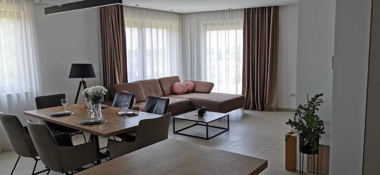 Casa Grzina Ξενοδοχείο Ρόβινι Εξωτερικό φωτογραφία
