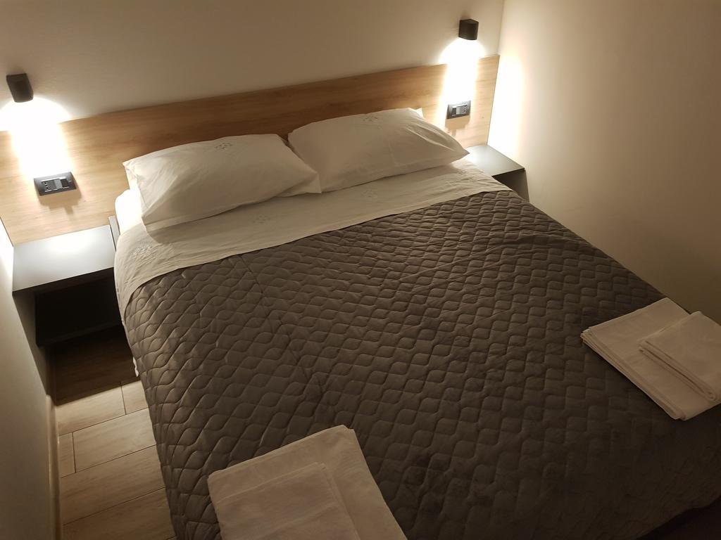 Casa Grzina Ξενοδοχείο Ρόβινι Εξωτερικό φωτογραφία