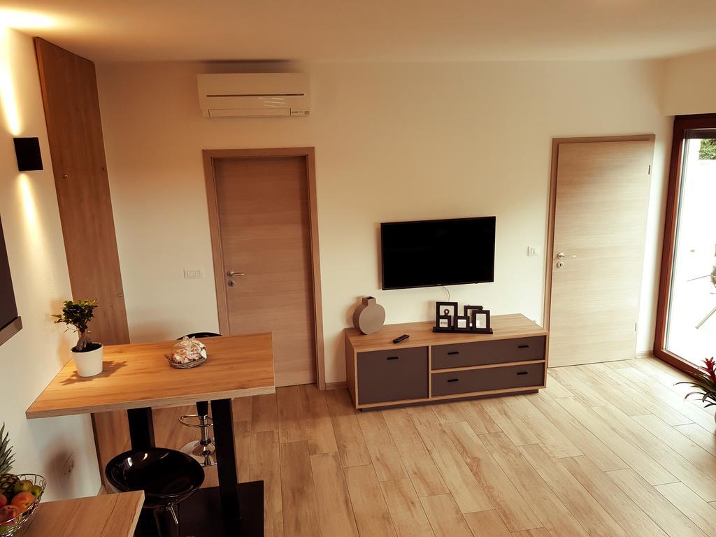 Casa Grzina Ξενοδοχείο Ρόβινι Εξωτερικό φωτογραφία